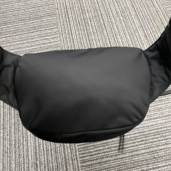 Tory Burch Women's Black Perry Leather Belt Bag - Picture 4 of 11